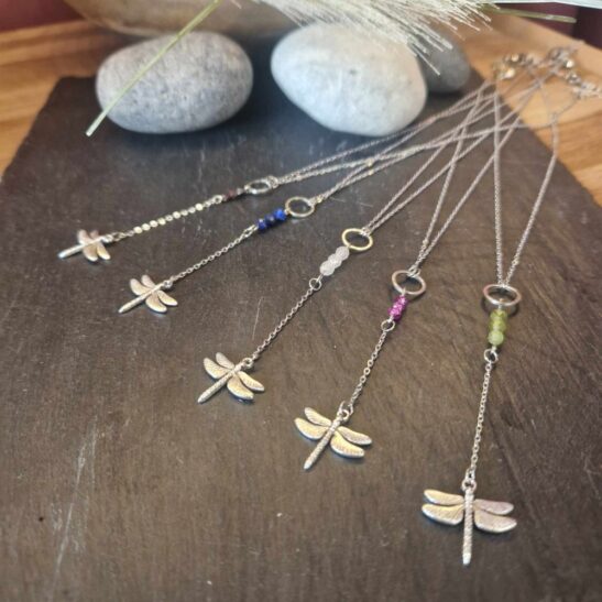 LILYBEL Collier cravate  libellule et pierres naturelles