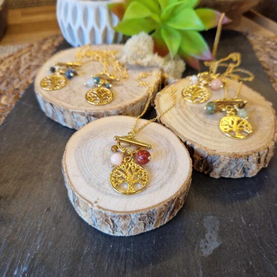 ARBRE DE VIE  collier  doré fermoir à l'avant