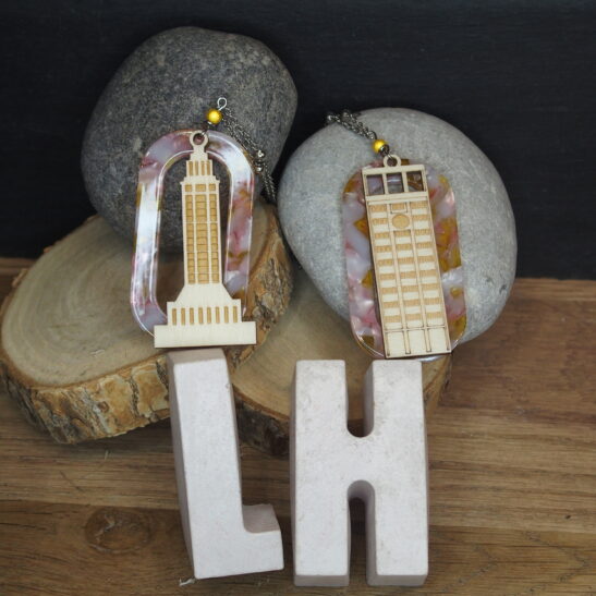 PERRET collier acrylique monument du Havre rose marbré