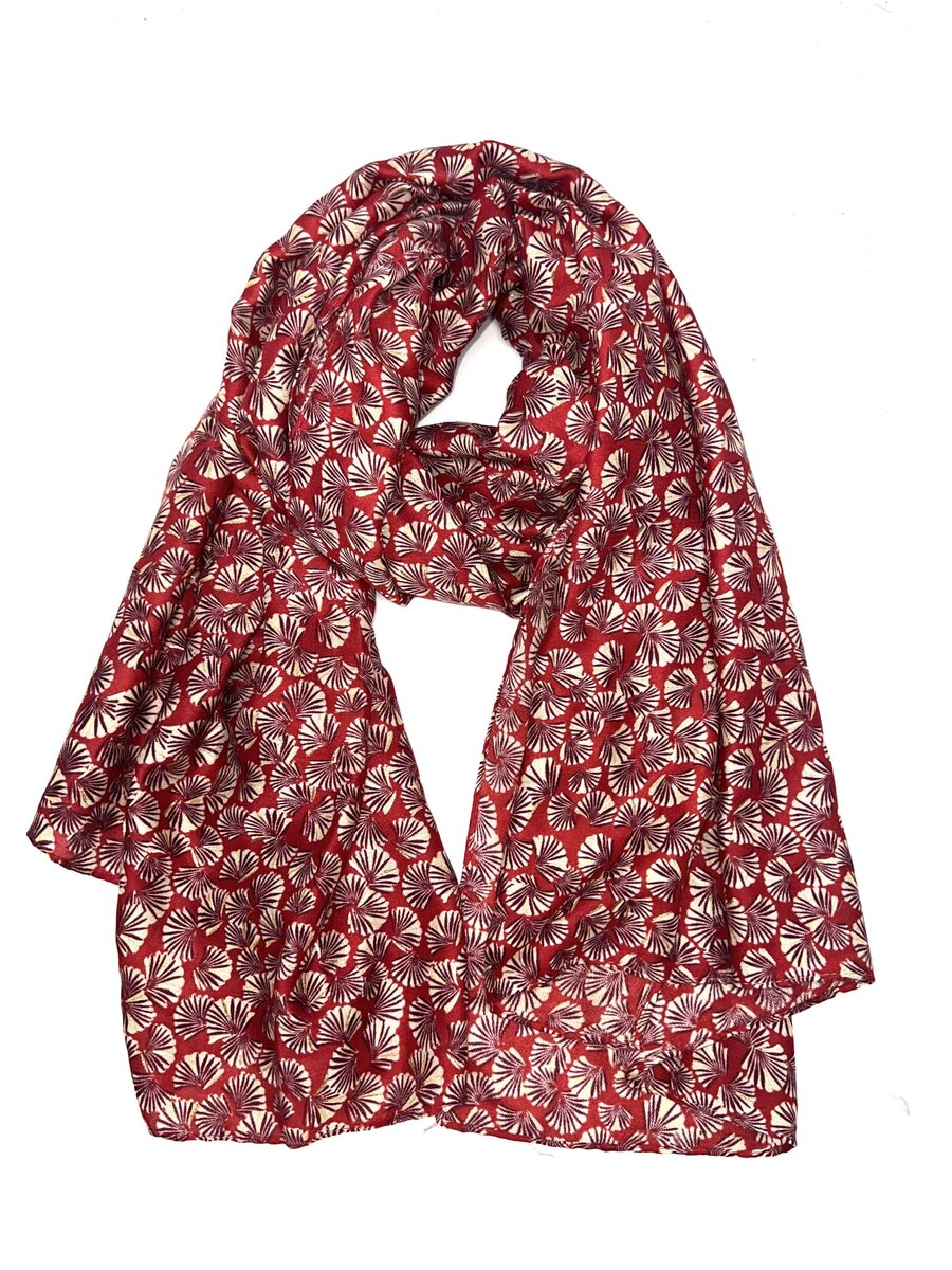 FELICITE-foulard-doux-motifs-de-petites-feuilles-de-ginkgo-biloba-coton-viscose-sans-pompon (1)
