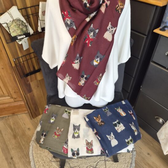 NOVA foulard aux motifs de chats